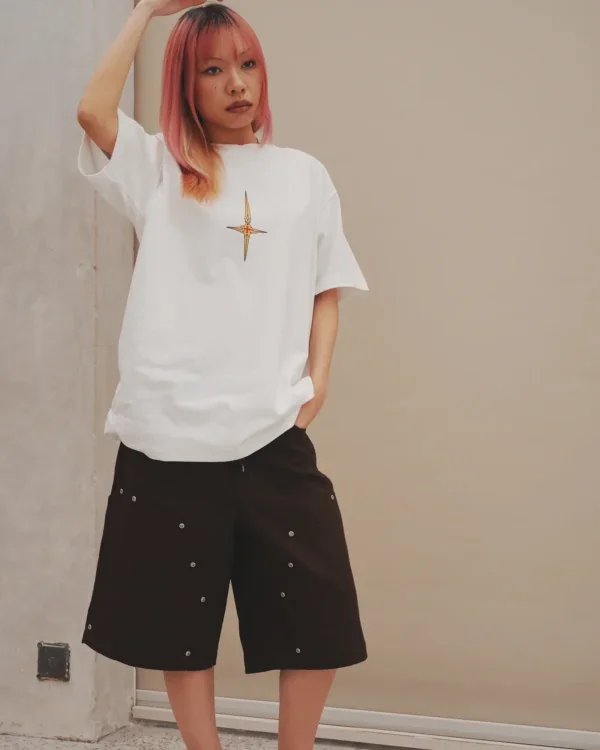 Full length shot of the Higuruma tee